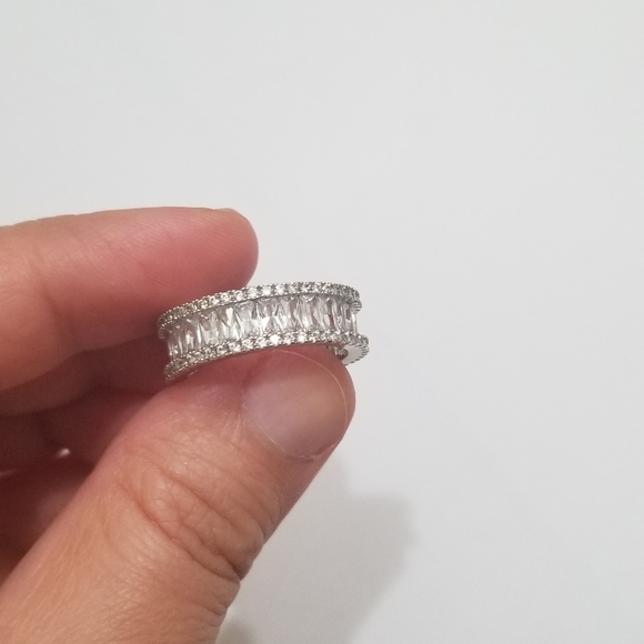 5⭐ RATED White Gold Filled CZ wedding band ring - Picture 8 of 10